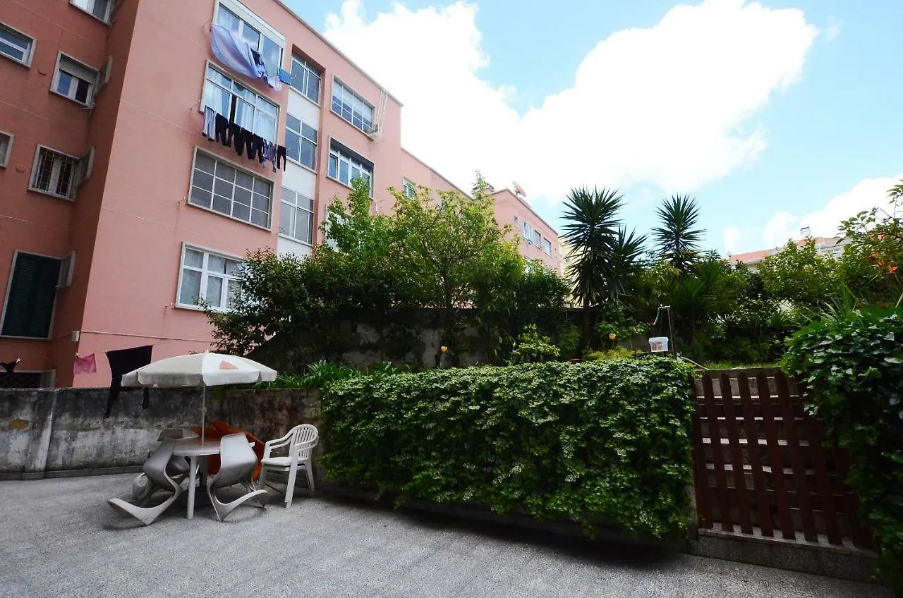 Apartamento Avenida De Roma Hotel Lisbon 0*,  Portugal